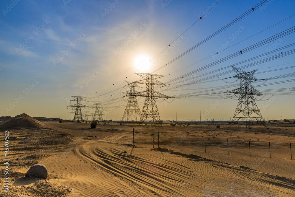 Dubaï, Pylônes 2lectriques foto de Stock Adobe Stock