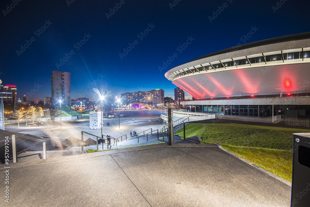 Fototapeta Nocny widok Międzynarodowego Centrum 