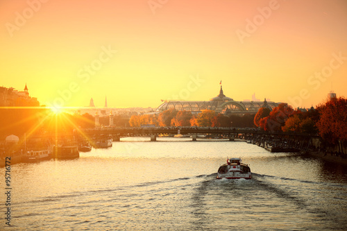 Photography dernier rayons de soleil en automne