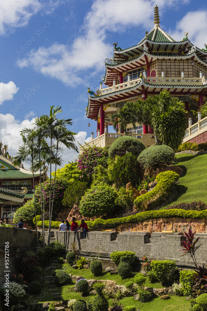 Pagoda and dragon sculpture of the Taoist Temple in Cebu, Philip Pagoda and dragon sculpture of the Taoist Temple in Cebu, Philip