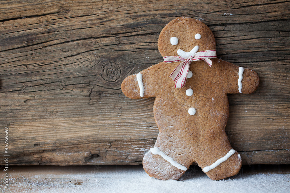 Gingerbread man, people on wood, suitable snow and winter