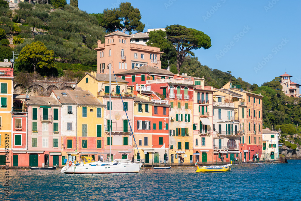 Obraz premium Colored houses in the waterfront of Portofino