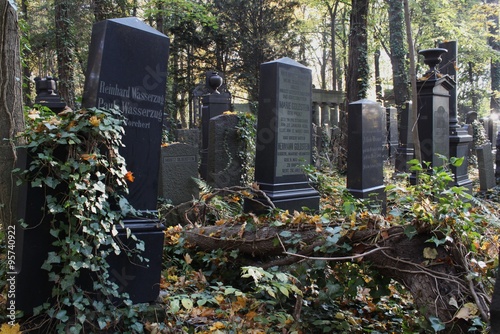 Historische Grabstätten auf dem Jüdischen Friedhof in Berlin-Weissensee
