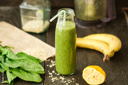 Wallpaper Mural fresh detox green smoothie with spinach and outmeal Torontodigital.ca