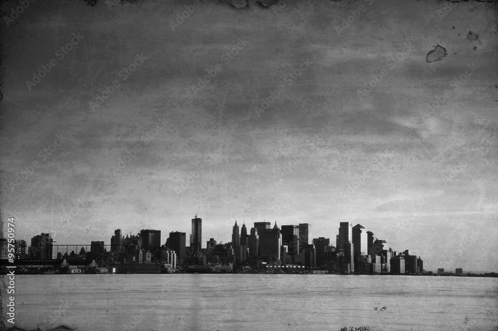 Obraz premium beautiful sunset evening over new york city