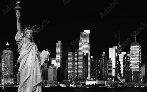 beautiful new york cityscape over the hudson