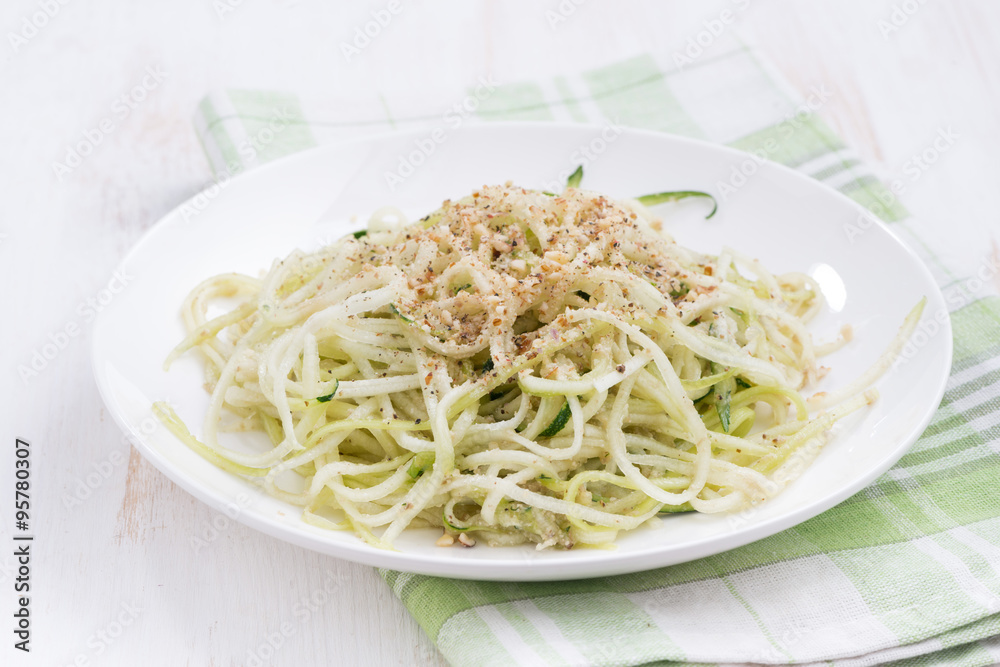 Vegetarian pasta with zucchini