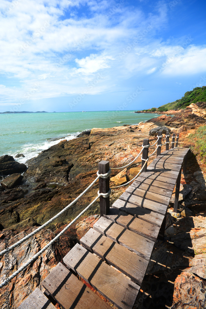 Fototapeta premium walkway beside the sea, sight seeing