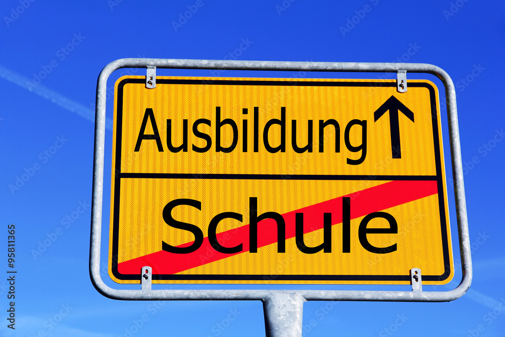 Die Schule Ist Vorbei Die Ausbildung Beginnt Stock Foto Adobe Stock die-schule-ist-vorbei-die-ausbildung-beginnt-stock-foto-adobe-stock