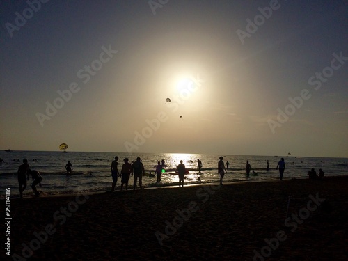 Papier peint Sun over the beach