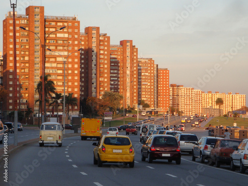 Abendverkehr in Montevideo Uruguay