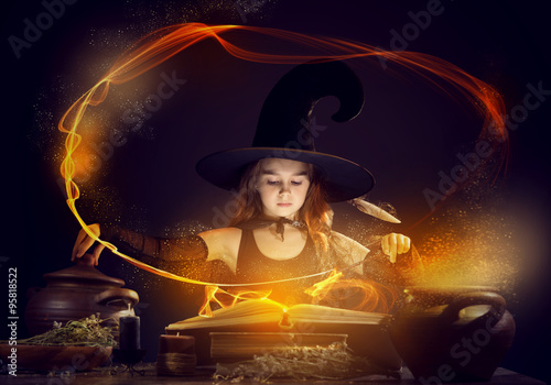 Little witch © adam121