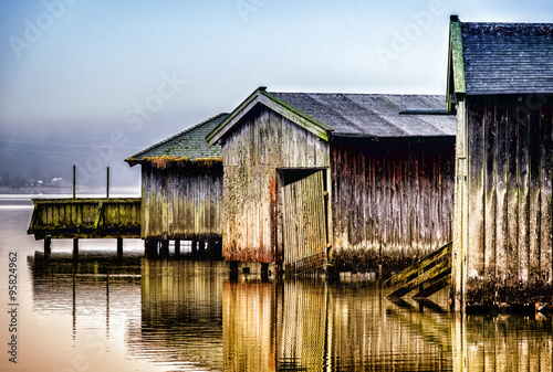 Canvas-taulu old wooden boathouse