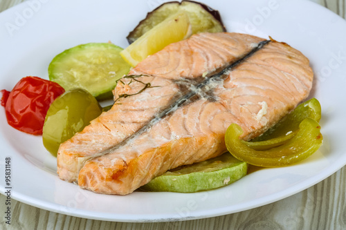 Salmon with grilled vegetables