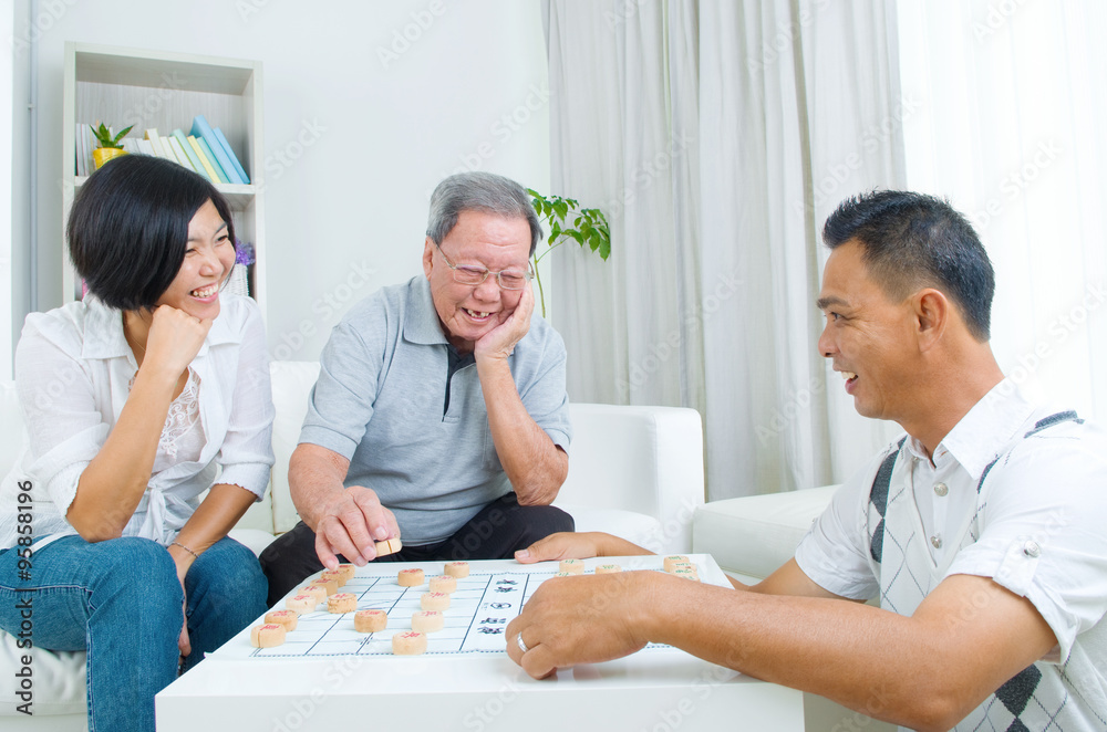 Obraz premium asian family