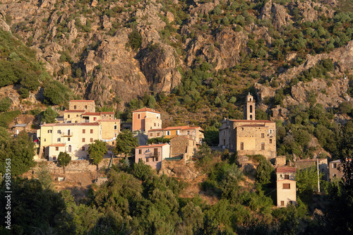 Popolasca village de Corse © hassan bensliman