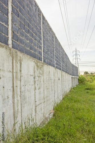  depth wall in front of sky - grey concrete wall
