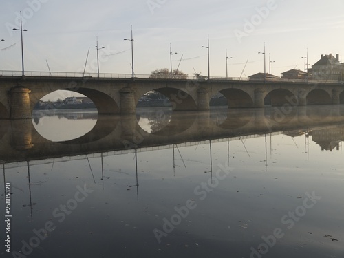 Roanne et pont sur la Loire photo