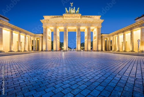 Obraz na płótnie Brandenburg Gate at night, Berlin, Germany w salonie