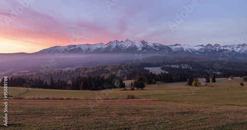 Fototapeta Naklejka Na Ścianę i Meble -  Morning panorama of Tatra Mountains in autumn, Poland