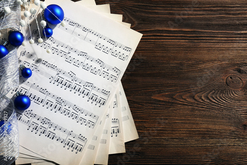 Music and Christmas decor o...