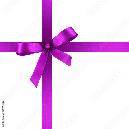 Lila Geschenkschleife und Geschenkband aus violettem Satin - Geschenk, Schleife, Band - Isoliert - weißer Hintergrund. Vorlage für Grußkarten und Postkarten. 