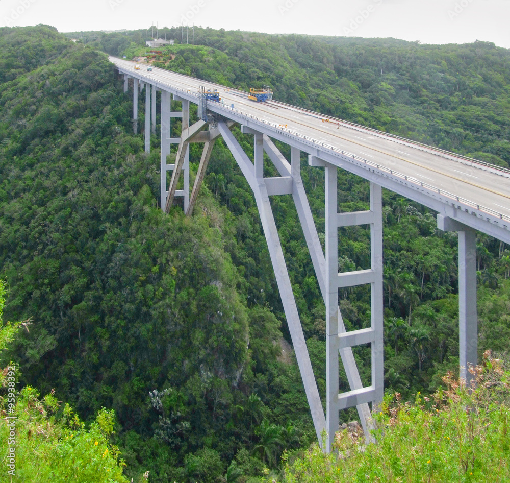 Bacunayagua Bridge