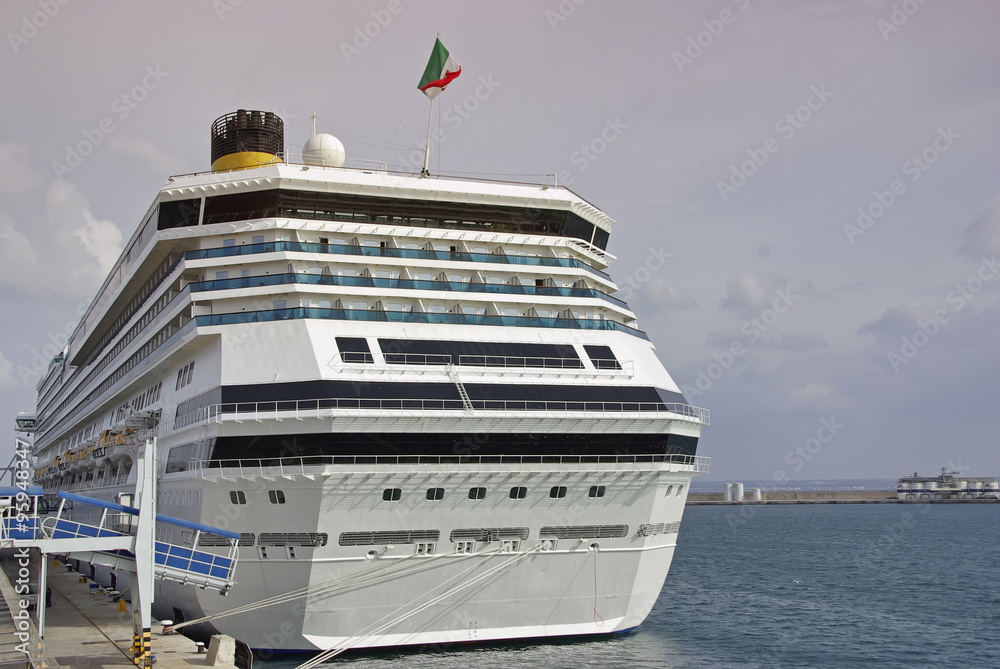 Naklejka premium Mediterranean Cruise