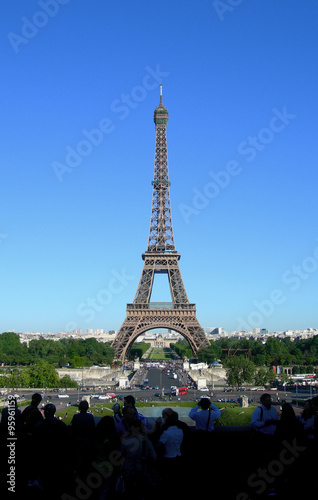 Landmark image of Eiffel Tower in Paris, France © 3000ad