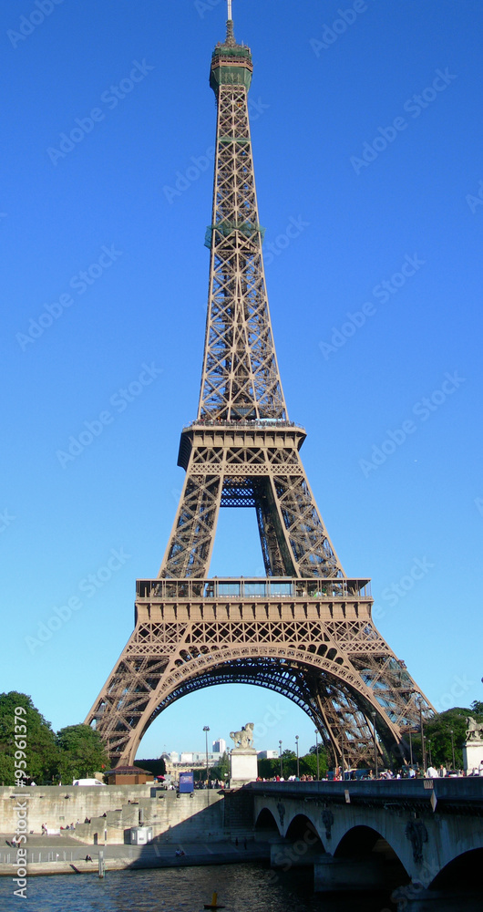 Obraz premium Landmark image of Eiffel Tower from the river Seine in Paris, France