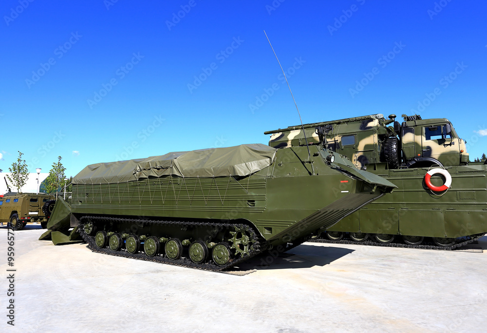 Army floating transporter Army floating transporter