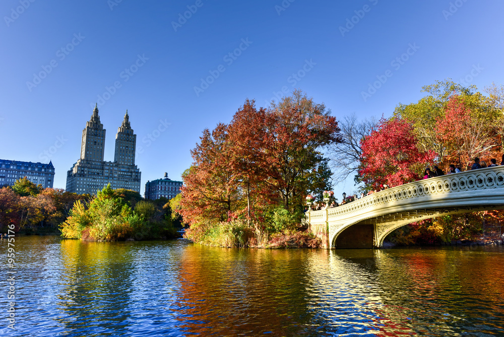 Bow Bridge, Central Park in Autumn Bow Bridge, Central Park in Autumn