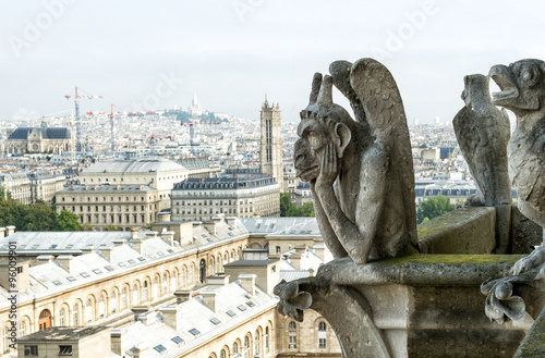 Demons gargoyle und chimera from Notre Dame de Paris