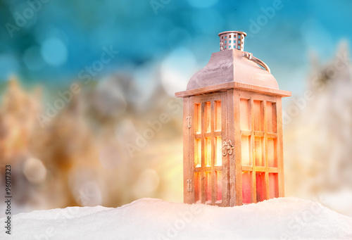 Abstract Christmas background with lantern © Lukas Gojda