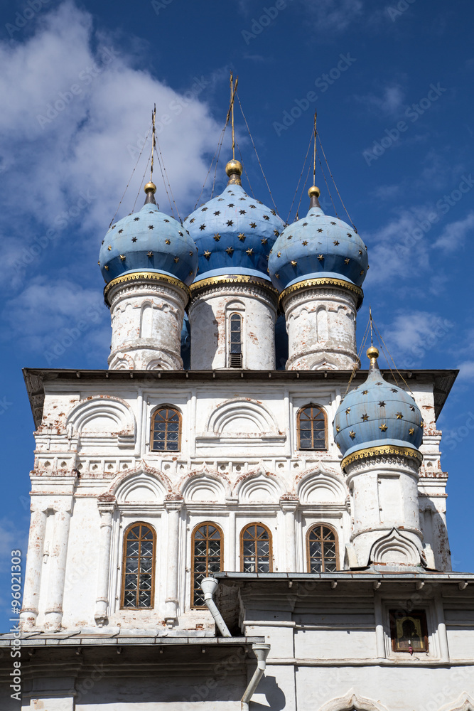 Blue onion domes on an Orthodox church at Kolomenskoye Park in Moscow