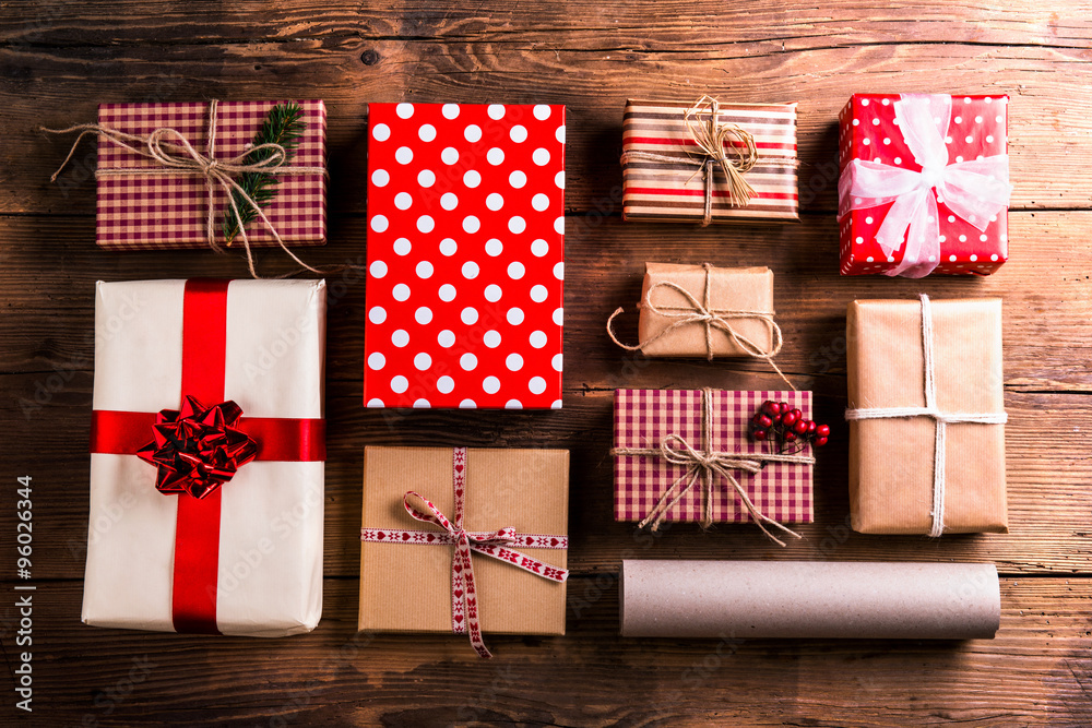 Obraz premium Christmas presents on a table