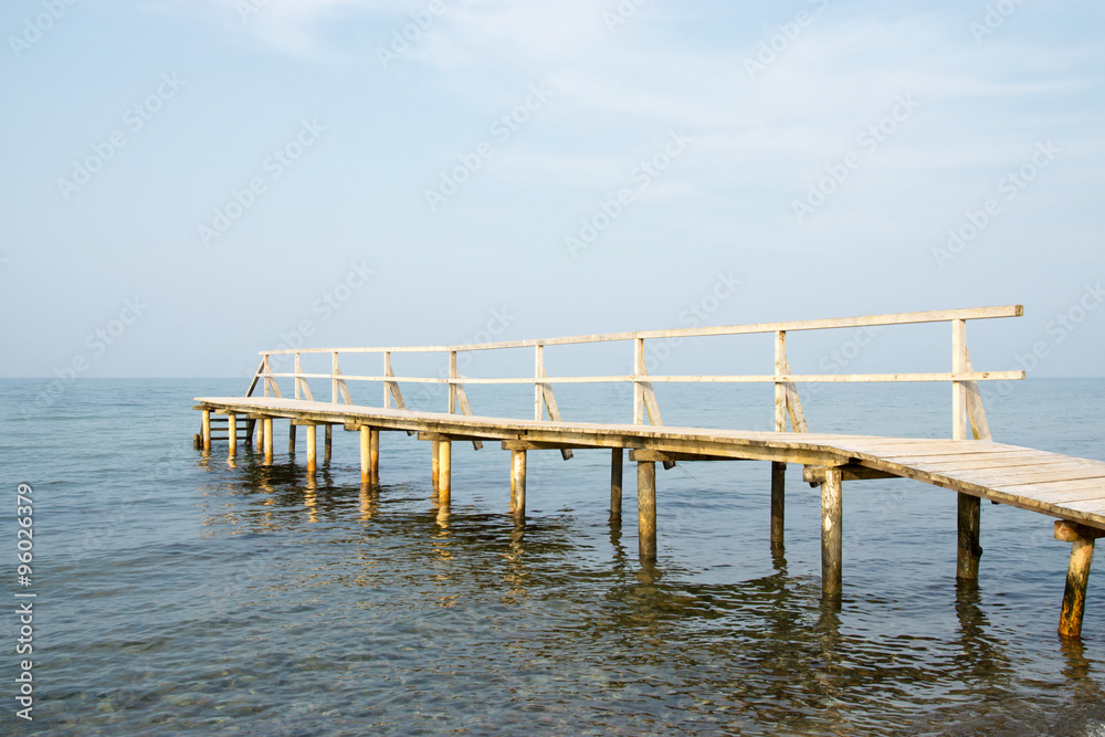 Obraz premium Alte Seebrücke in Heiligenhafen, Ostsee, Deutschland