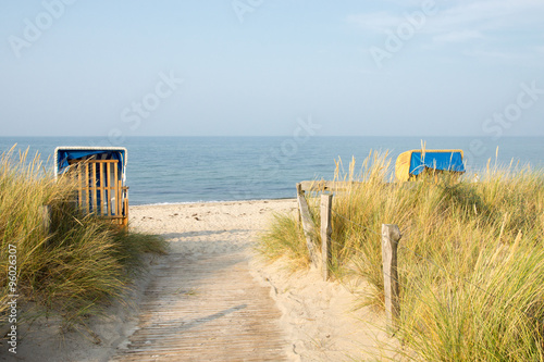 Weg zum Strand in Heiligenhafen  Ostsee  Deutschland