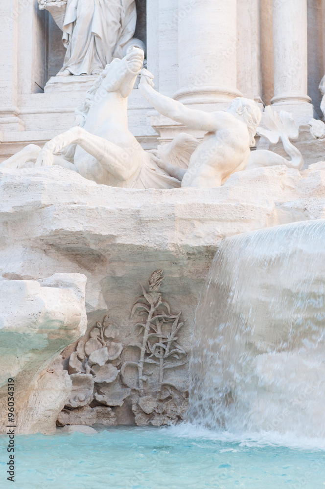 trevi's fountain trevi's fountain