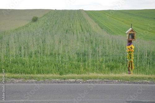 krzyż przydrożny, ulica, wypadek drogowy, niebezpieczeństwo