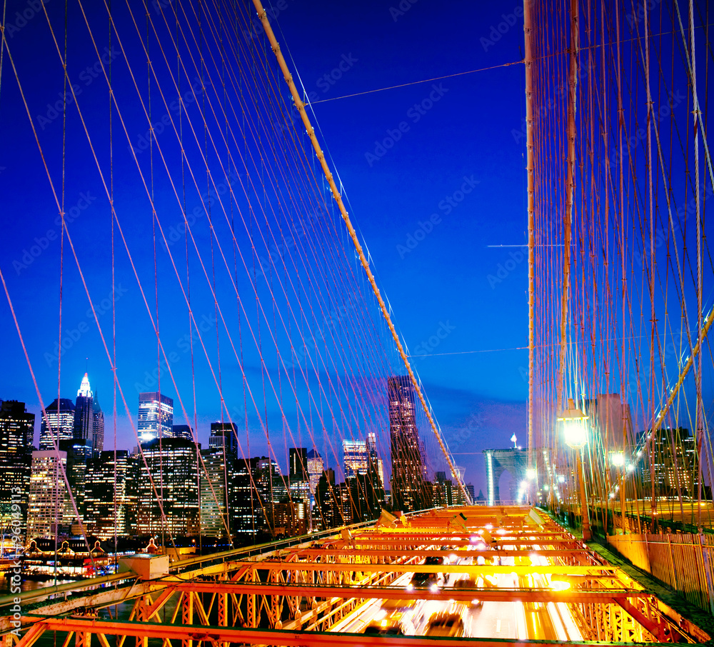 Obraz premium The Brooklyn Bridge Financial District Night Concept
