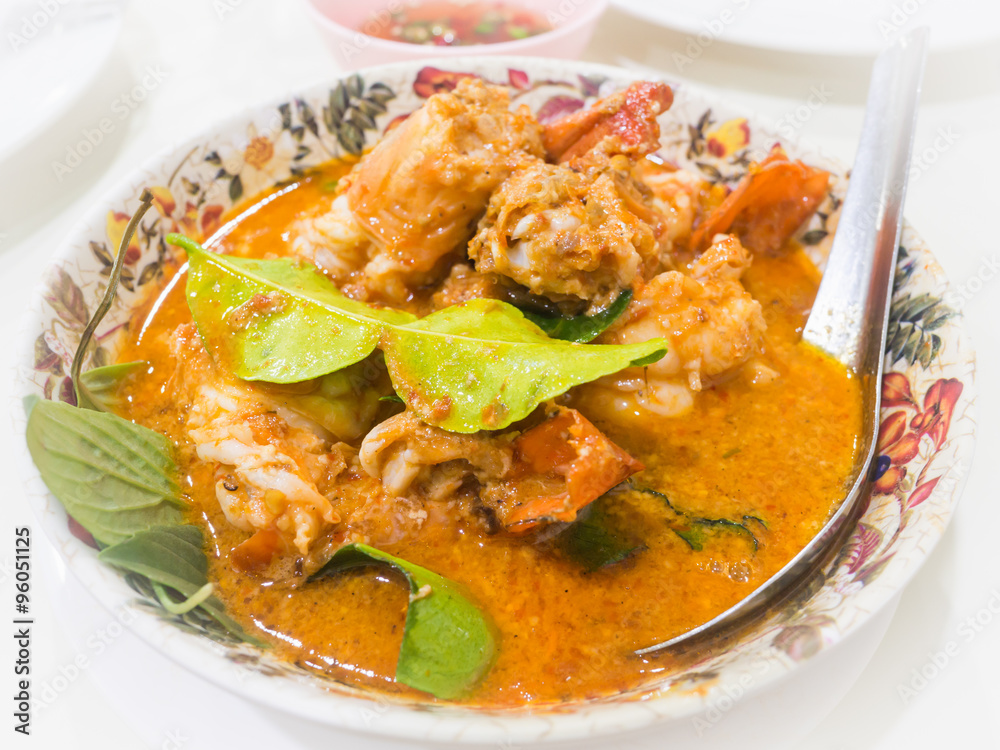 Curry fried shrimps, traditional Thai food