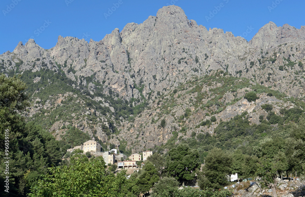 Ppolasca village dans la  montagne Corse