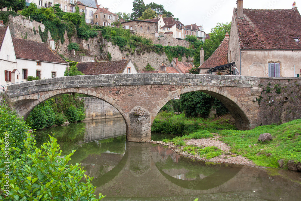 Le pont Pinard, Sémur en Auxois, Côte d'Or, Bourgogne, France