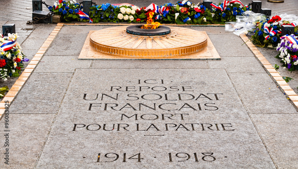 Naklejka premium tomb of the unknown french soldier in paris