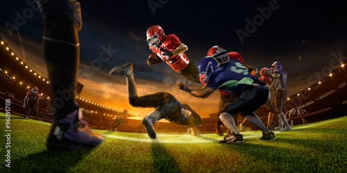 american football player in action © 103tnn