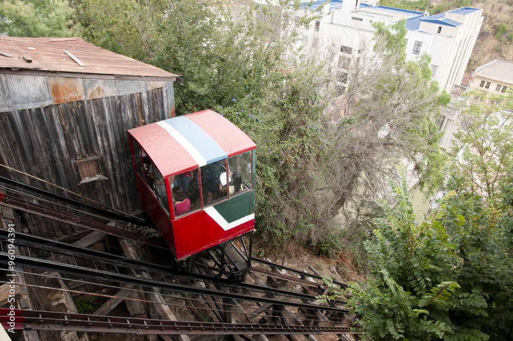 Naklejka premium Funicular - Valparaiso - Chile