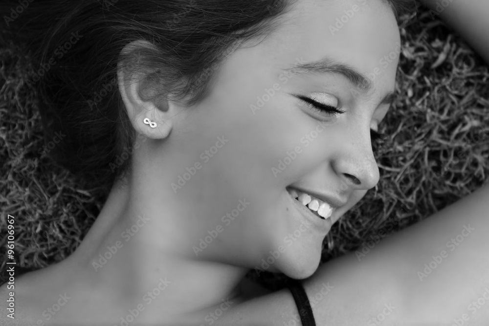 Naklejka premium girl laughing life. black and white