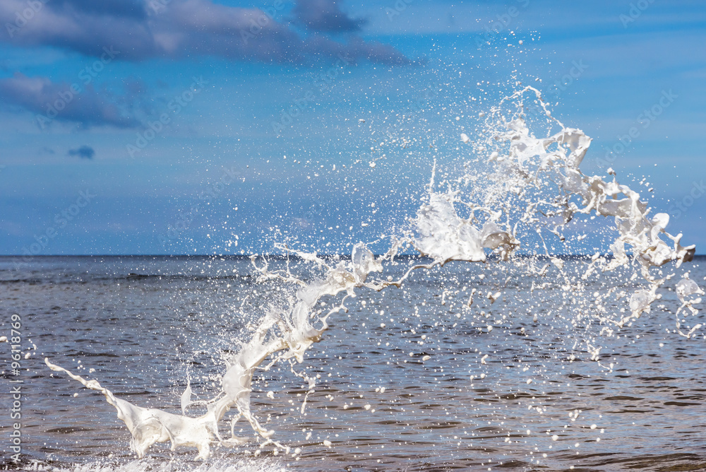 Obraz premium White water drops