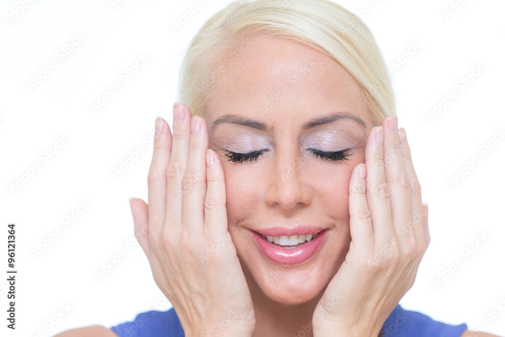 Blonde Frau vor weißem Hintergrund Blonde Frau vor weißem Hintergrund